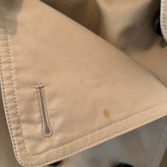 Burberry Sandringham Short Slim Trench - US 2 - AUTHENTICATED - Picture 10 of 15